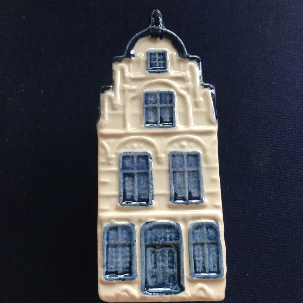 Blue and White Delft Ceramic House-KLM Minis